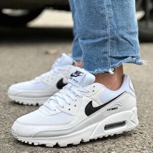 NIKE Air Max white black lace up shoes sneakers women’s 7